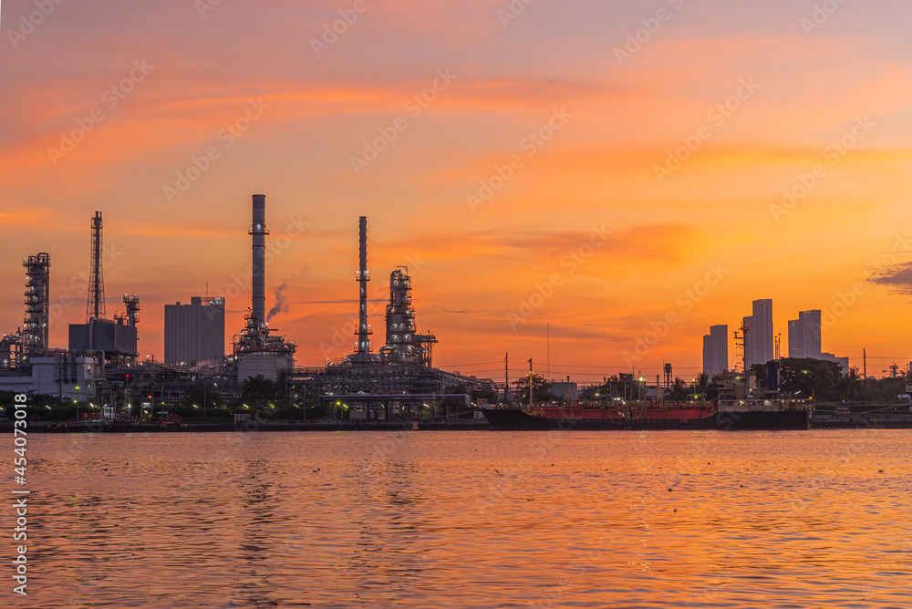 Oil refining export business Oil refining export business