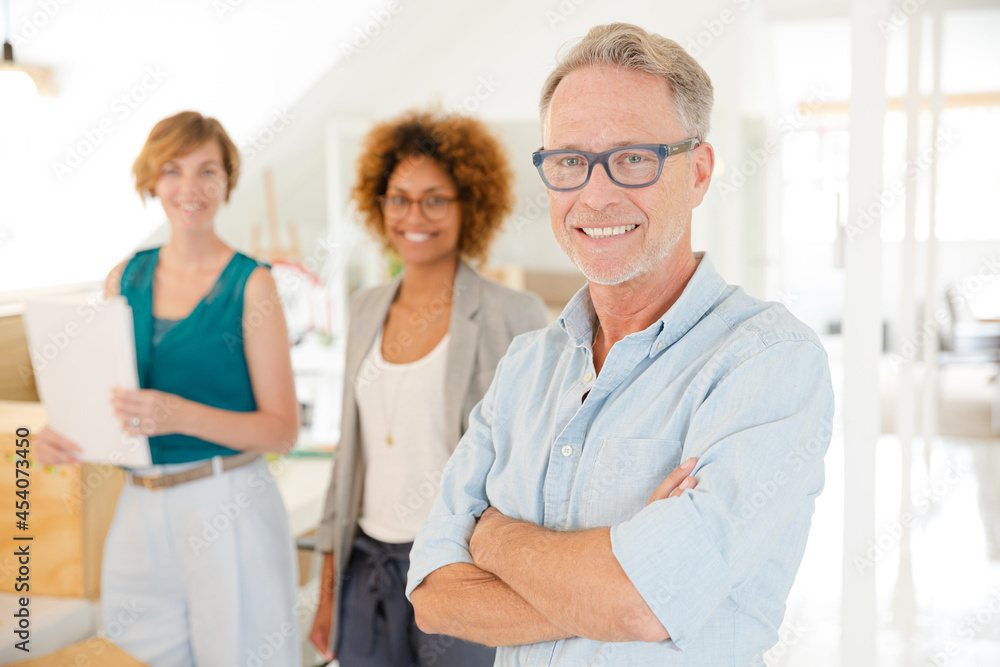 Obraz premium Businessman standing in office