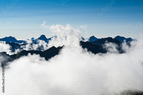 Blick vom Nebelhorn in die Allgäuer Alpen