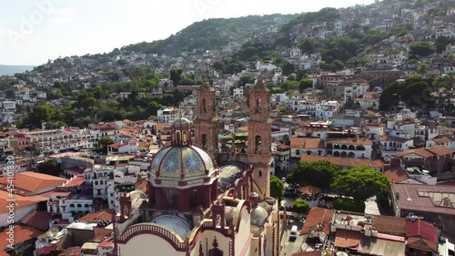 Taxco is a town in the state of Guerrero, famed for Spanish colonial architecture. Plaza Borda, the main square, is home to the landmark 18th-century Santa Prisca church, churrigueresque style.
 photo