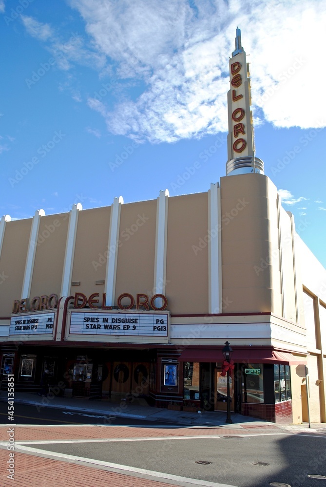 Foto de Grass Valley, California Del Oro Theatre in a gold rush town