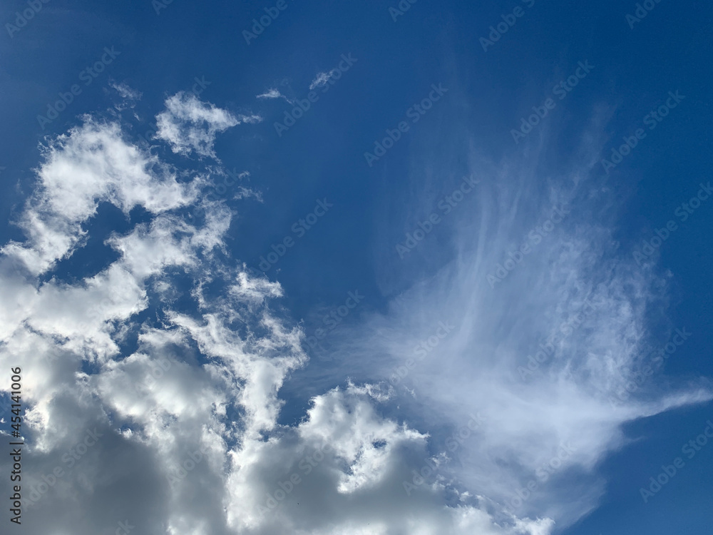 Obraz premium Blue sky with white clouds.