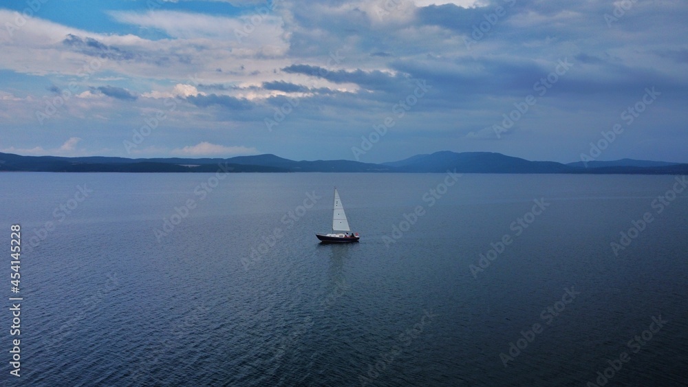 Fototapeta premium sailboat on the lake