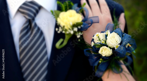 Fotografering Date Prom Flowers Formal Wear Corsage Hand on Shoulder selective focus blur