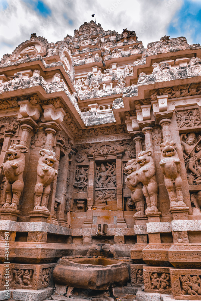 Beautiful Pallava architecture and exclusive sculptures at The Kanchipuram Kailasanathar temple, Oldest Hindu temple in Kanchipuram, Tamil Nadu - One of the best archeological sites in South India