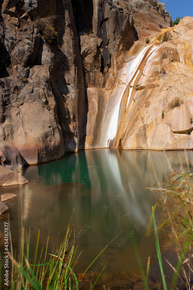 Naklejka premium waterfall Vathylimno