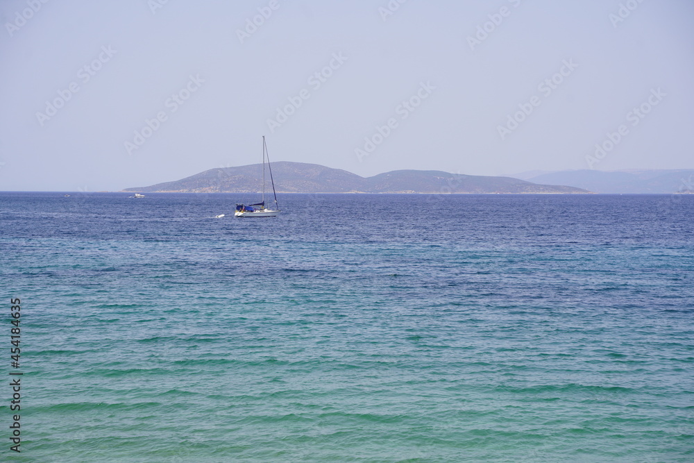 Fototapeta premium sailing boats on the sea