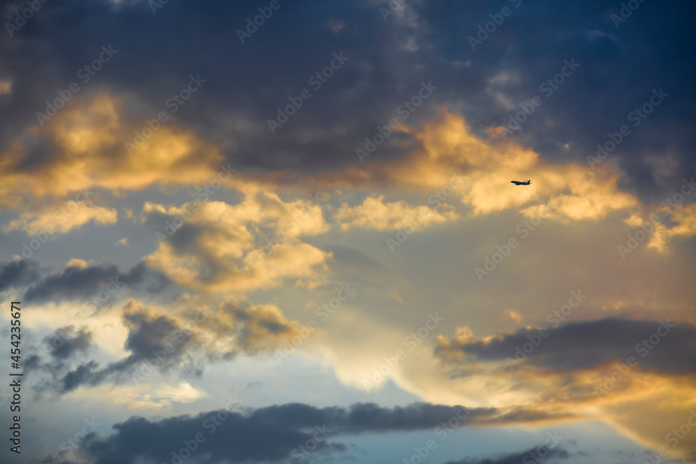 Nubes y Avión
