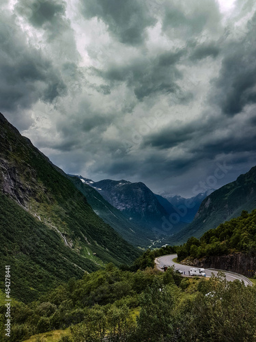 Landschaft und Wälder