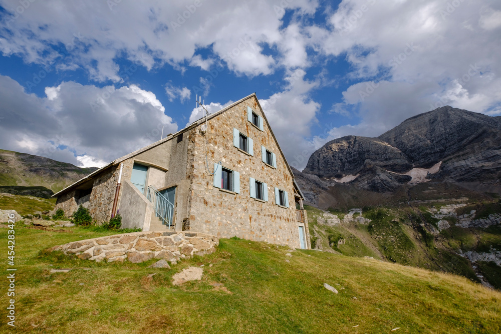 Espuguettes refuge, Pyrenees National Park, Hautes-Pyrenees, France Espuguettes refuge, Pyrenees National Park, Hautes-Pyrenees, France