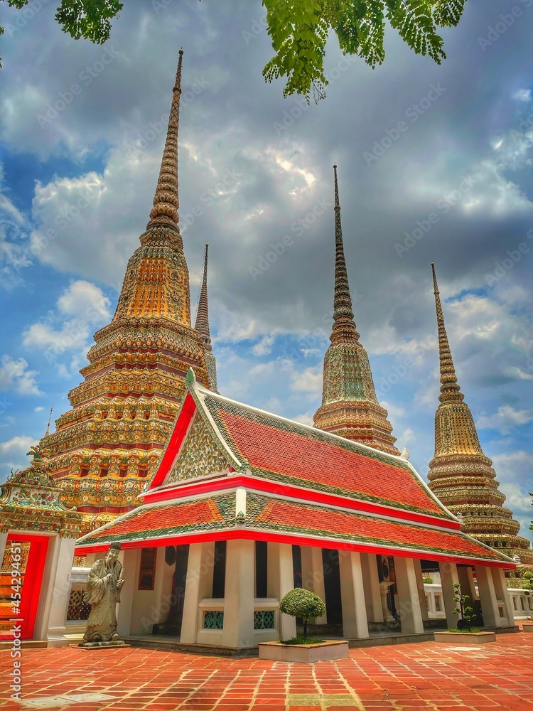Fototapeta premium Scenery of Watpho Temple in Thailand