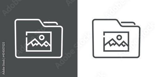 Icono mis fotos. Silueta de carpeta con símbolo foto con lineas en fondo gris y fondo blanco