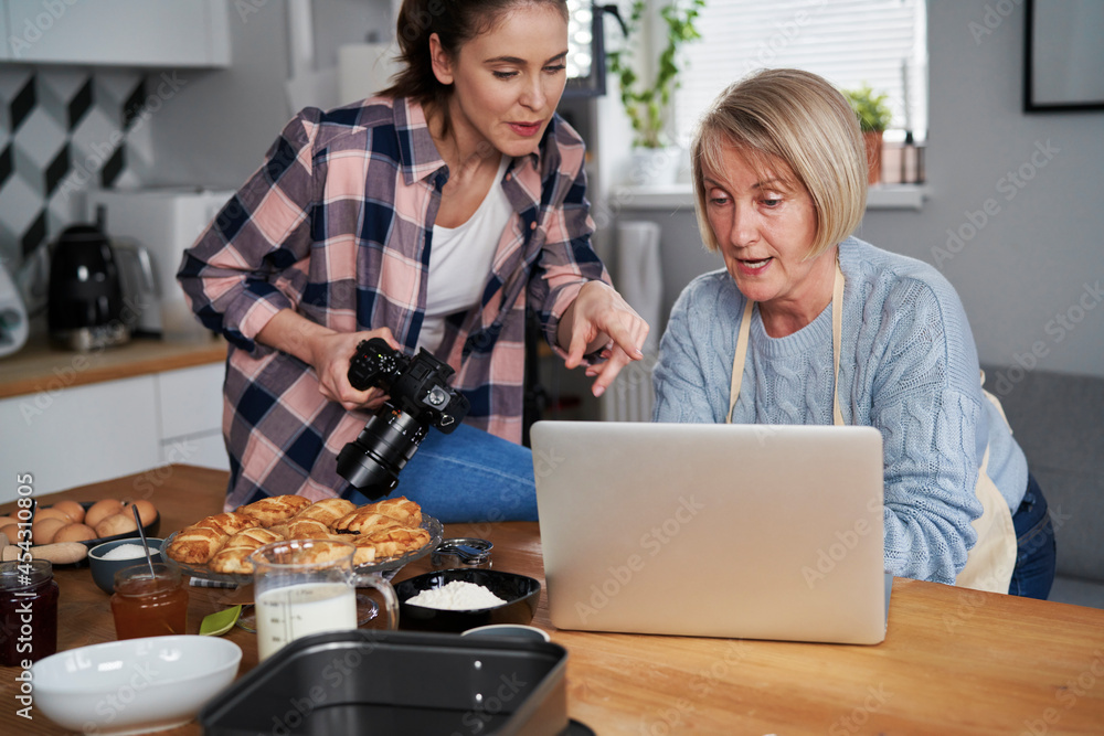 Two generation vloggers talking about photography Two generation vloggers talking about photography