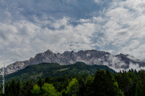 Urlaubsfeeling rund um das schöne Zugspitztal in der Nähe von Garmisch-Partenkirchen  © Oliver Hlavaty