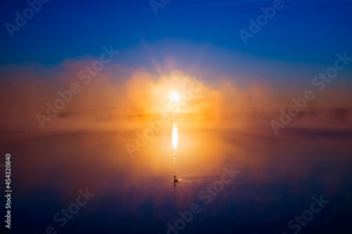 Obraz na płótnie sunrise foggy day w salonie
