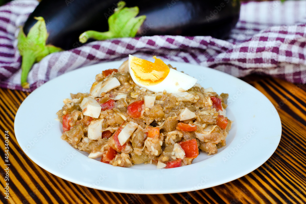Fried eggplant salad with tomato and egg Fried eggplant salad with tomato and egg