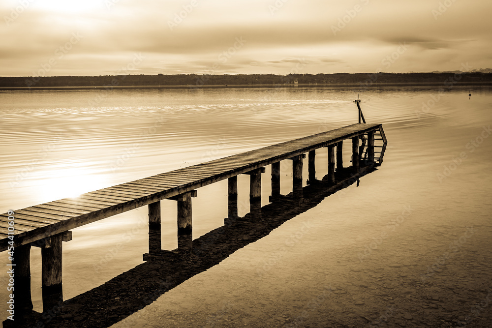 Obraz premium landscape at the lake starnberg - tutzing