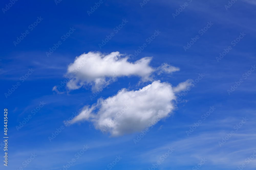 Common white cloud on the blue sky Common white cloud on the blue sky