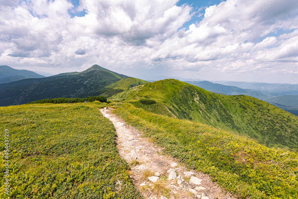 Fototapeta premium mountain trail for hiking in the mountains. incredible mountain views. outdoor recreation