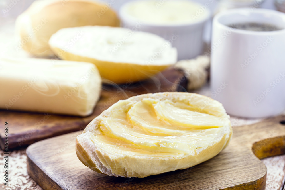 French bread, Brazilian bread served hot, with butter and coffee. Afternoon snack French bread, Brazilian bread served hot, with butter and coffee. Afternoon snack