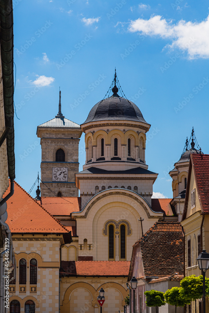 ルーマニア　トランシルヴァニア地方にある要塞都市アルバ・ユリアの要塞内のルーマニア正教会聖堂と聖ミハイ聖堂