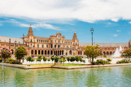 Famous landmark - Plaza de Espana in Seville, Andalusia, Spain © Grigory Bruev