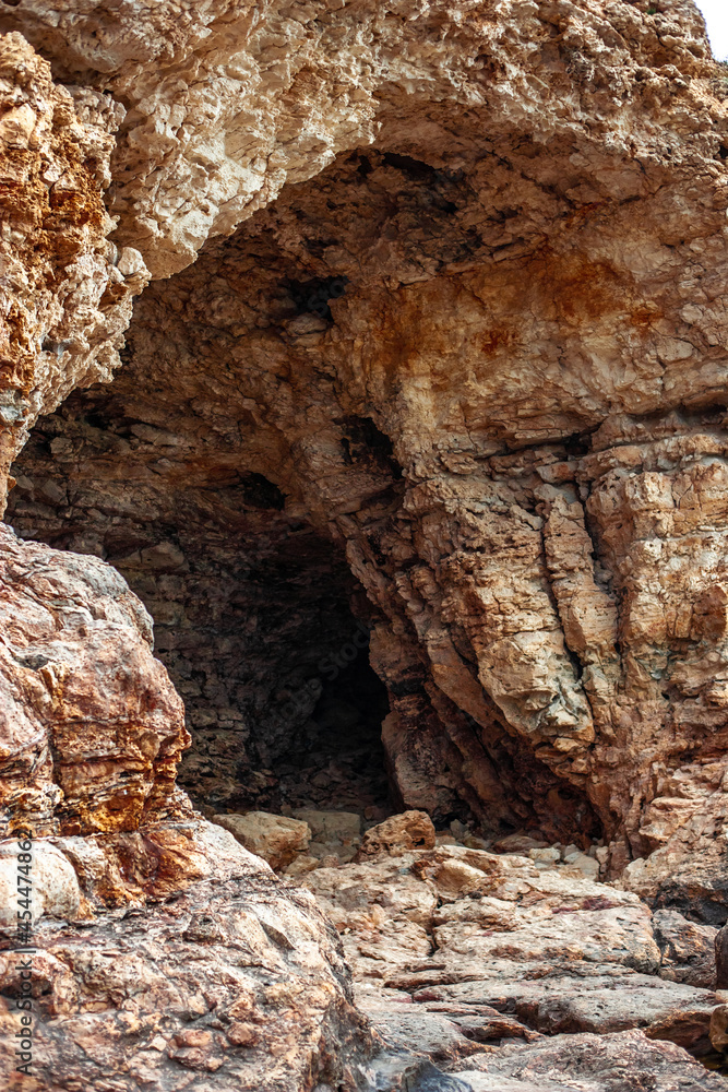 cave in the rocks