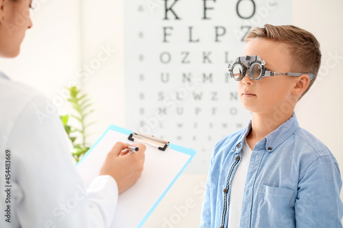 Little boy undergoing eye t...