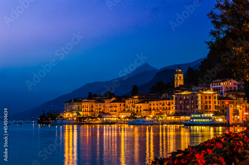 Il pese di Bellagio, sul lago di Como, in una notte di estate.
