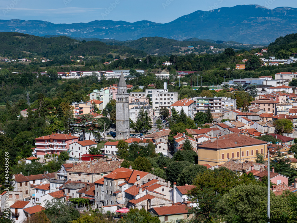 Blick auf die Stadt Pazin in Kroatien
