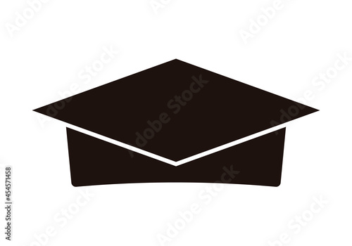 Icono negro de gorro de graduación en fondo blanco.
