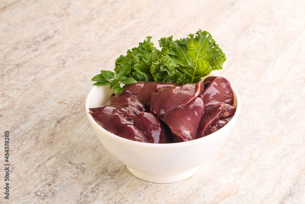 Raw chicken liver in the bowl