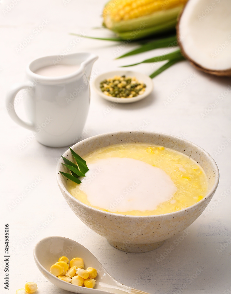 Traditional Vietnamese sweet soup made from corn and coconut gruel