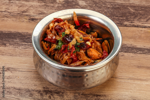 Asian wok noodle with mussels