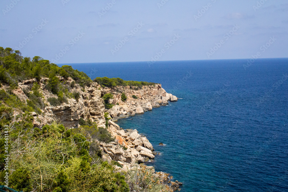 Felsküste des spanischen Festlandes