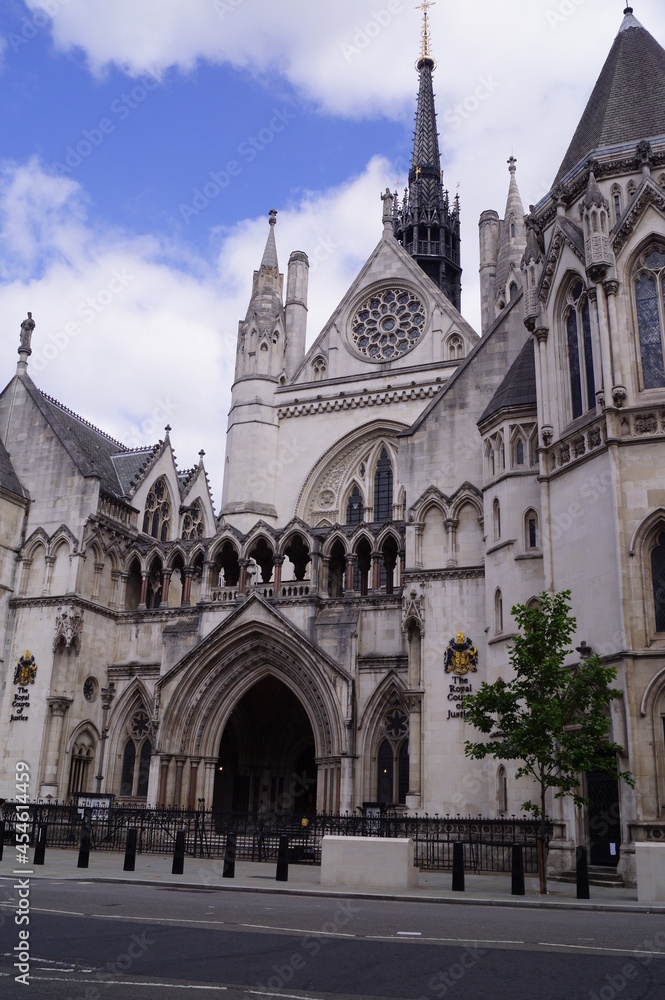 London, UK: main entrance to the Royal Court of Justice