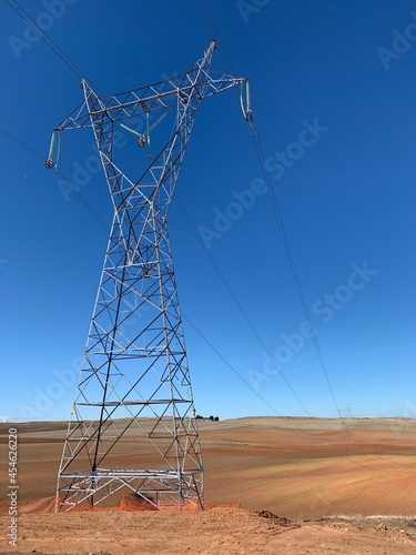 Línea eléctrica de alta tensión 400kV photo