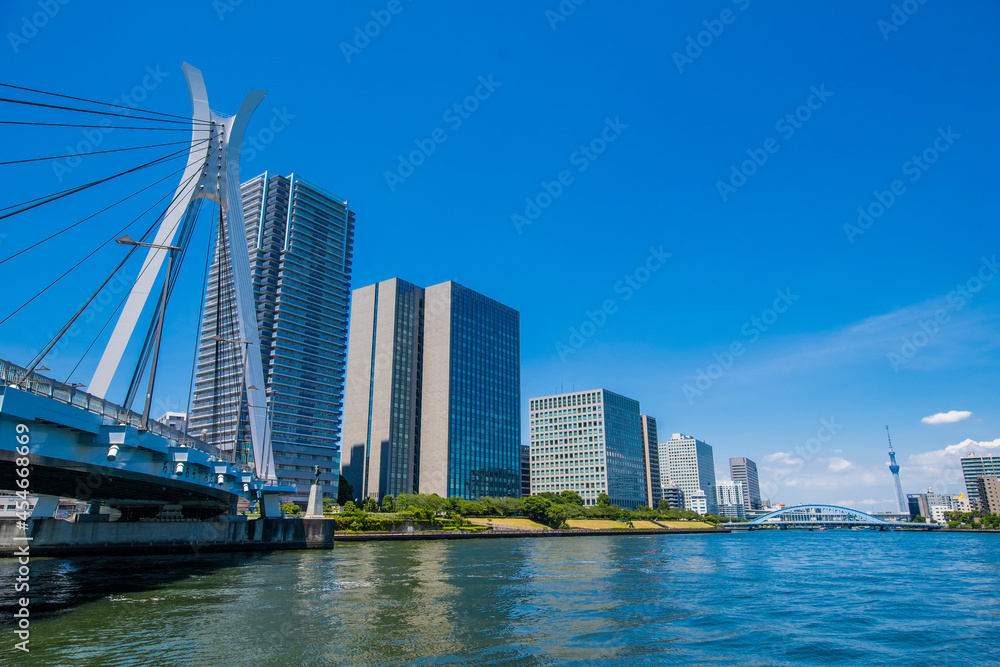 東京　隅田川と中央大橋