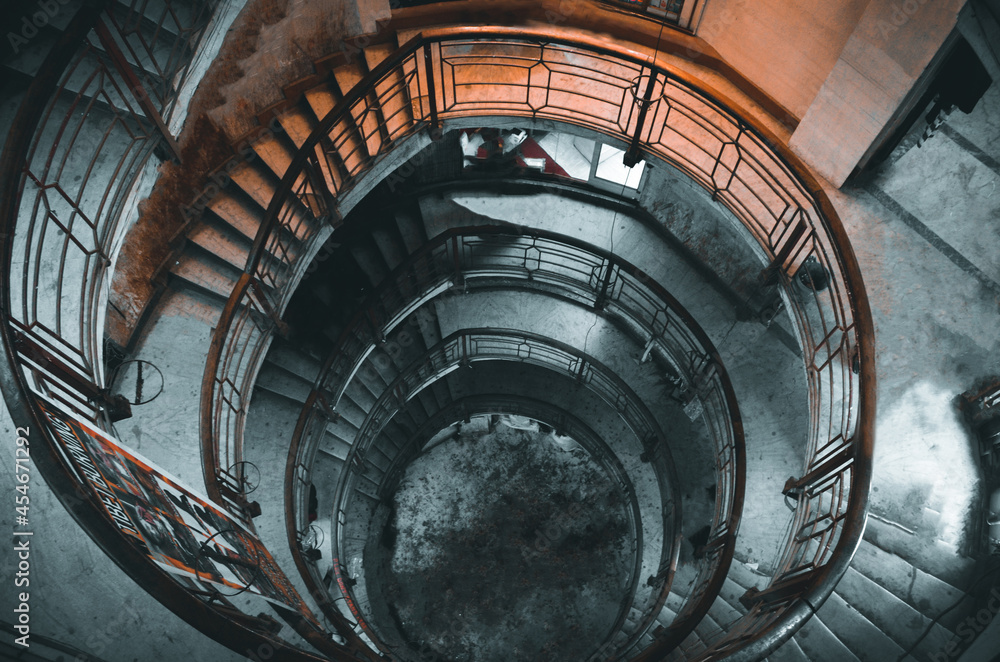 Fototapeta premium Circle shape staircase in the shopping market of India
