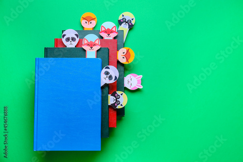 Cute bookmarks with books o...