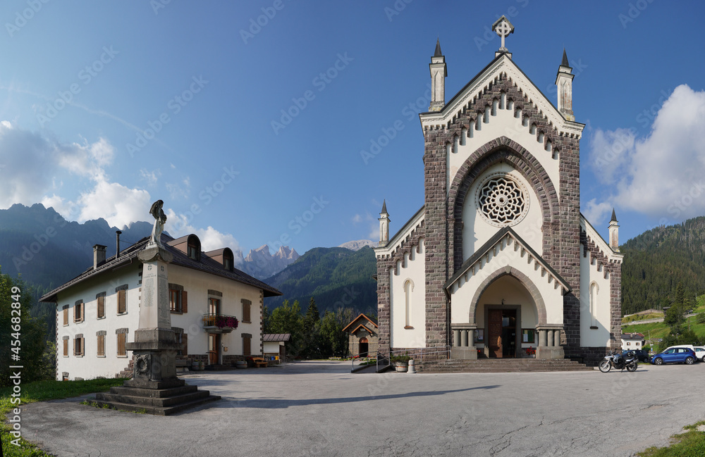Am Passo San Pellegrino: Chiesa della Beata Vergine Immacolata