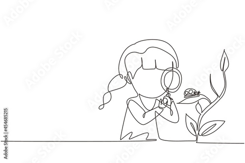 Single one line drawing little girl using magnifying glass and observing ladybug on leaf. Children observing nature. Kids activities. Modern continuous line draw design graphic vector illustration