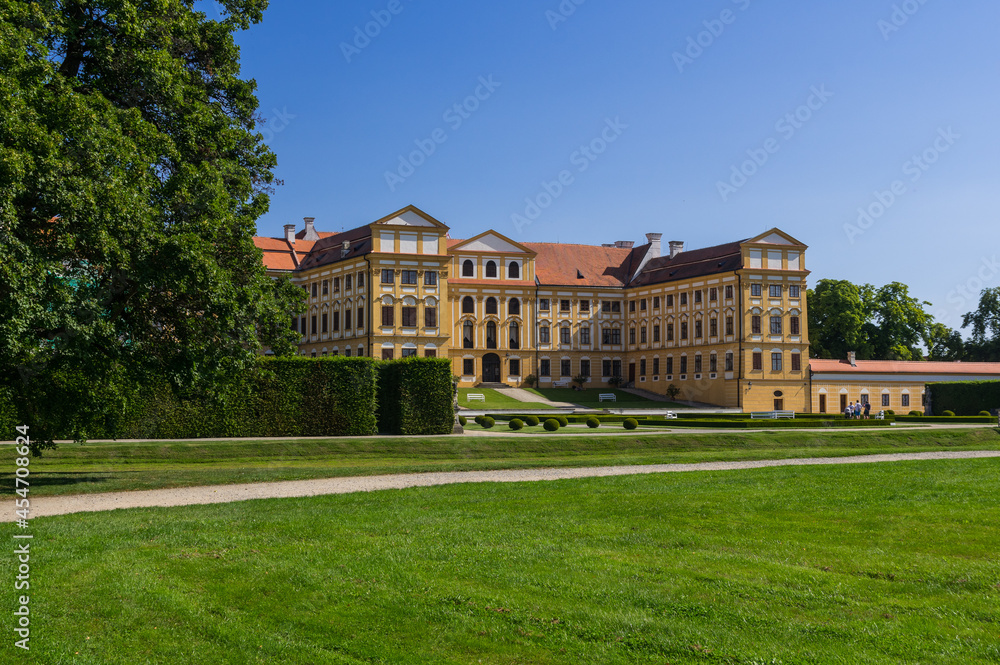 Fototapeta premium Baroque chateau in Jaromerice nad Rokytnou 