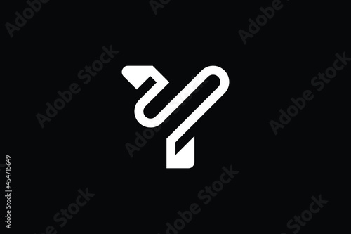 SY logo letter design on luxury background. YS logo monogram initials letter concept. SY icon logo design. YS elegant and Professional letter icon design on black background. Y S SY YS