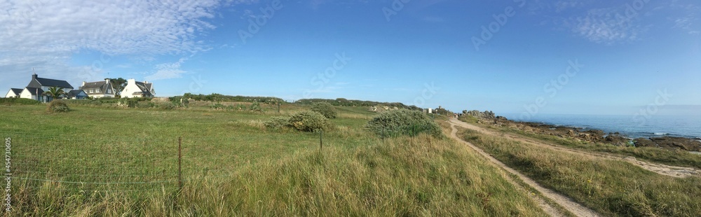 le long du littoral à Lesconil en Finistère Bretagne France	