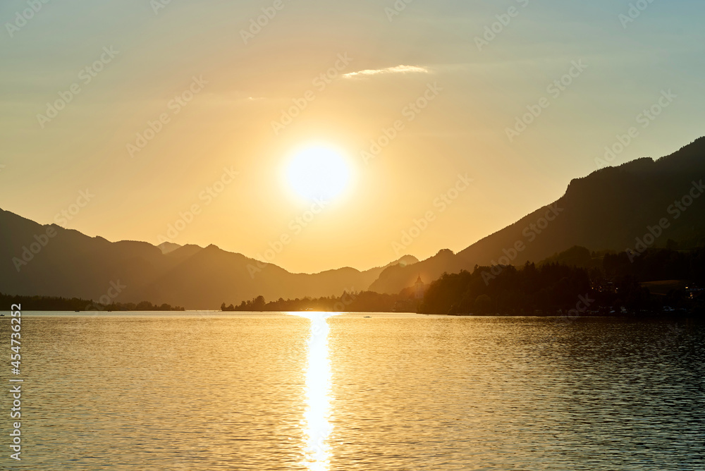 Naklejka premium Beautiful sunset on Lake Wolfgang. Austrian Alps, Salzburg region.