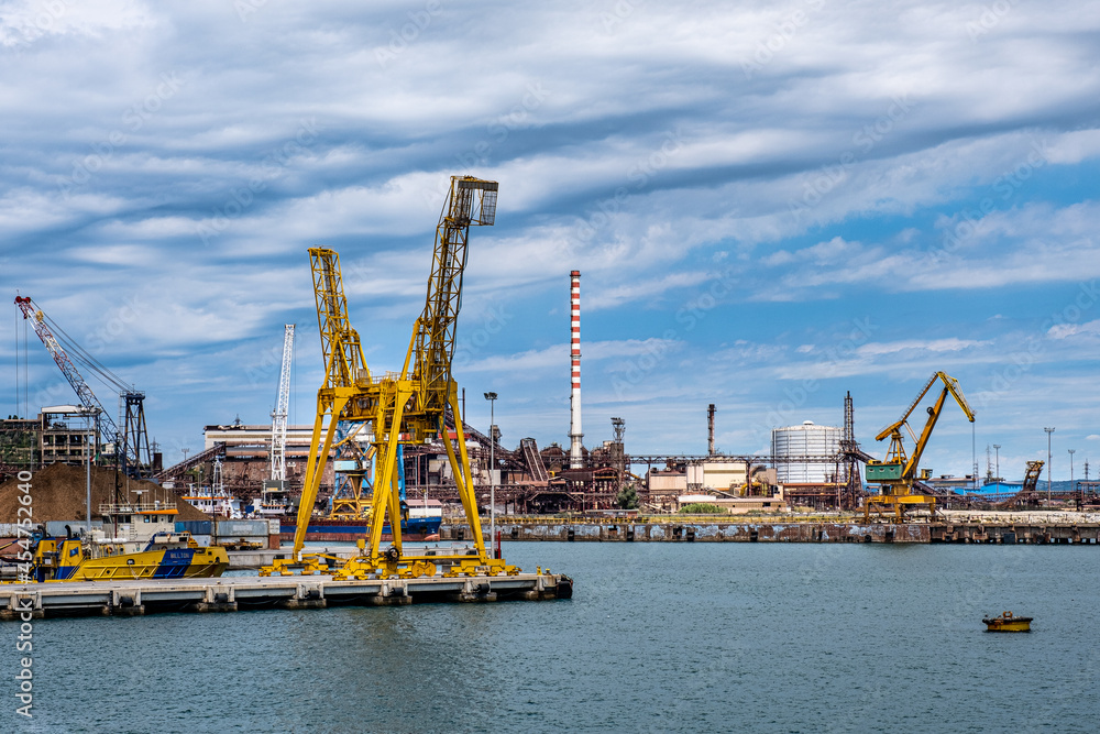 Porto industriale di Piombino