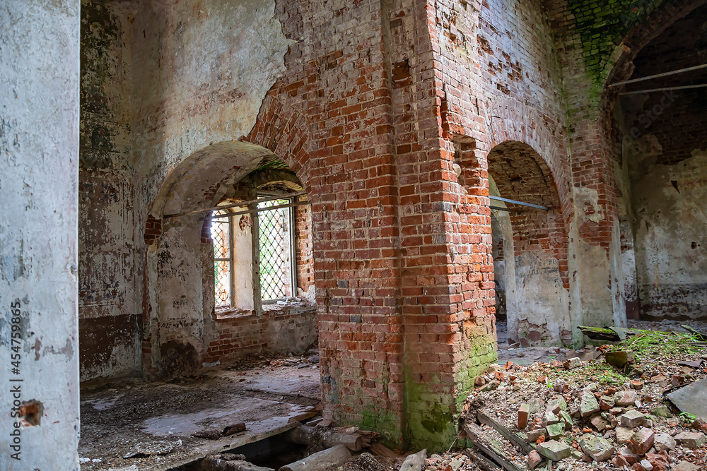 Fototapeta premium the interior of an abandoned church