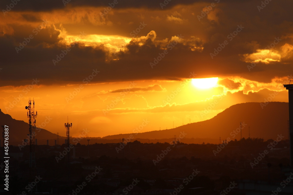 Obraz premium sunset in the mountains