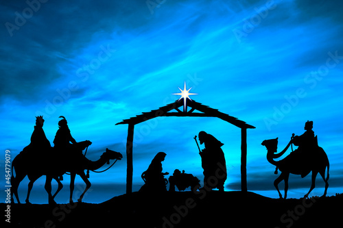 Szopka bożonarodzeniowa, święta rodzina i trzej królowie.